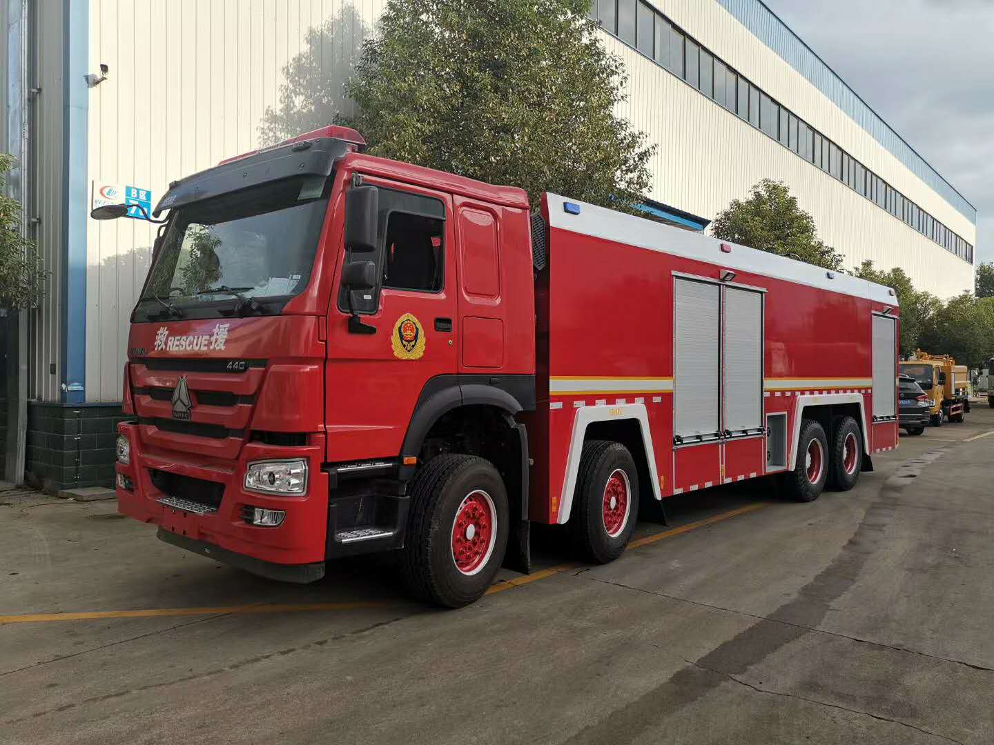 25吨泡沫水罐消防车